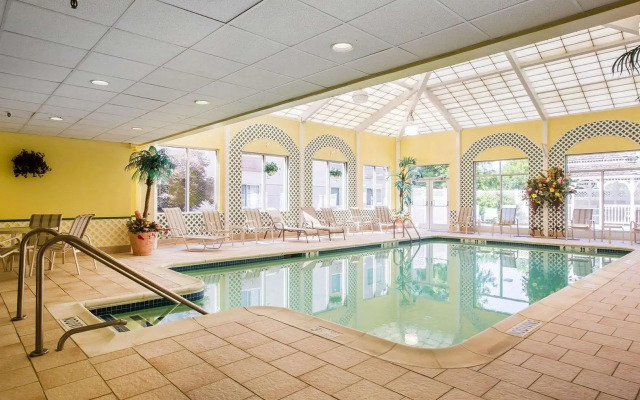 Holiday Inn Express & Suites Hawthorne Elmsford North by IHG