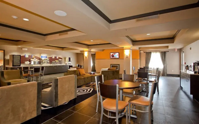 Holiday Inn Express Hotel & Suites Newton