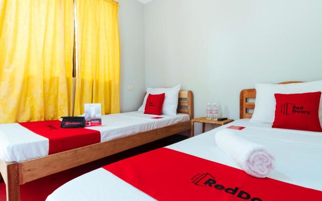RedDoorz Plus @ Rizal Avenue Palawan