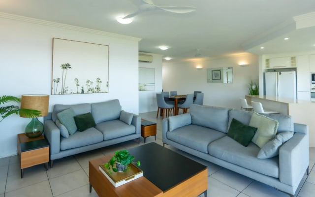 Waters Edge Apartment