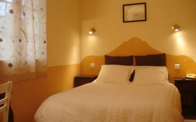 Hôtel Le Chêne Vert