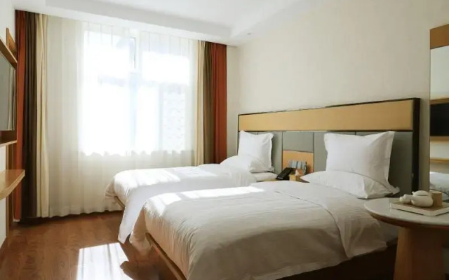 GreenTree Inn West Prefecture Golmud Pedestrian Street Business Hotel