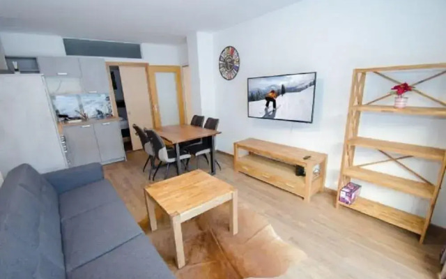 Apartment Summer & Winter Fun I