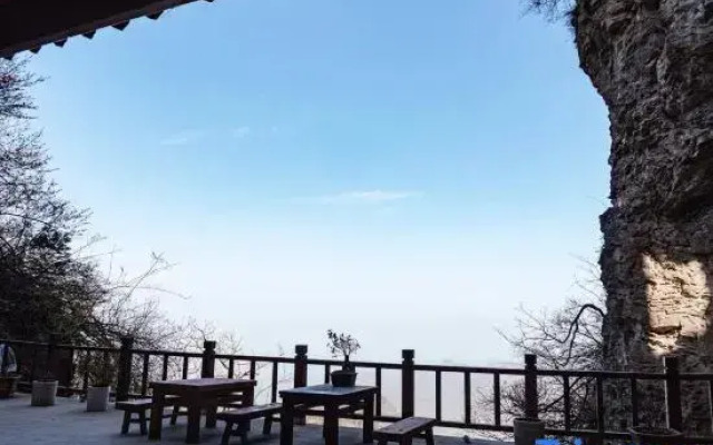 Wudang Mountain Golden Top View Tower (Golden Ding Scenic Area)