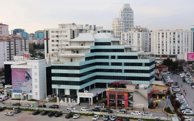 Sarissa Hotel