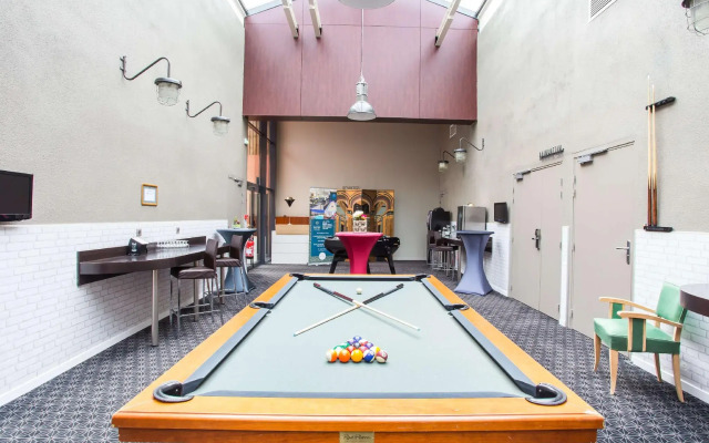 Gatsby Hotel & Restaurant by Happyculture