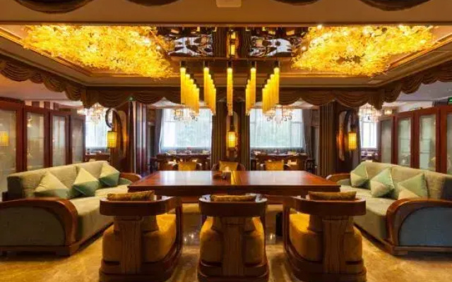 Gold Dragon Hotel