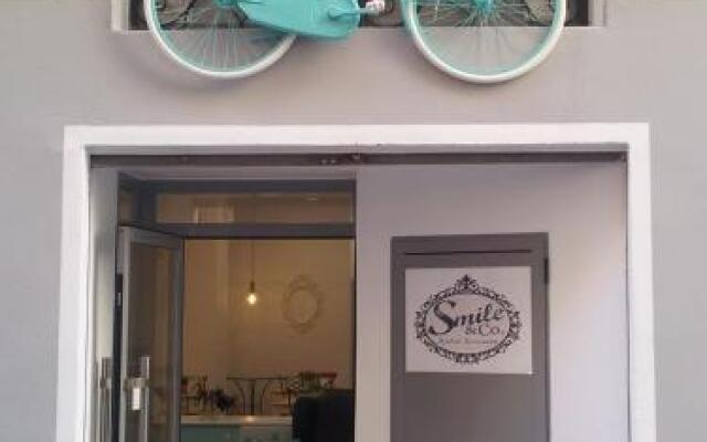 Smile & Co Hostal Boutique