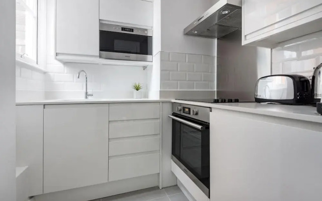 The Pavilion Road Suite Next to Sloane Square