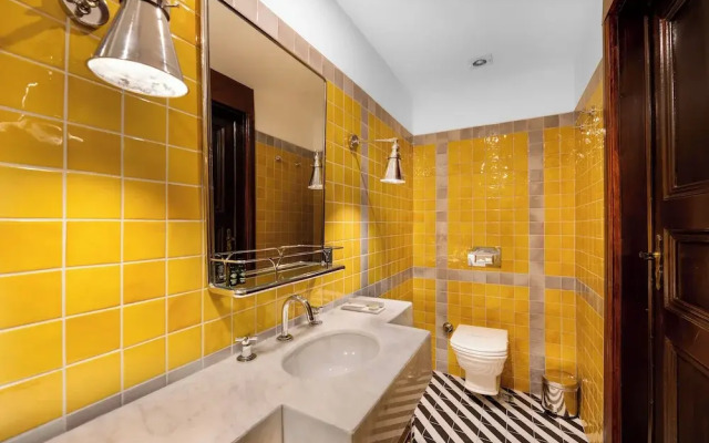 House 5 Hotel