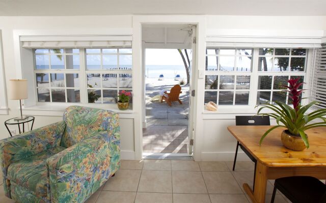 Pines & Palms Resort