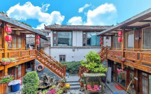 Lijiang Liangmiaiqing Inn