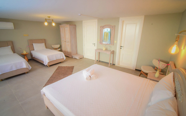 9 Alacati Boutique Hotel