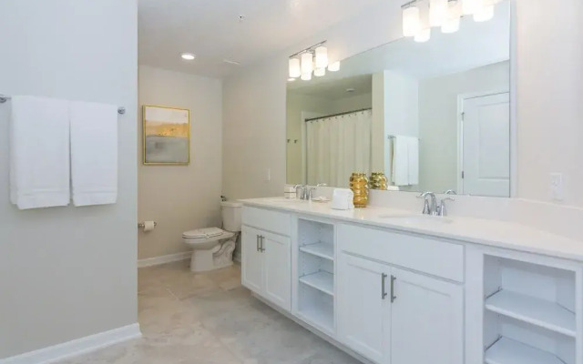 Family  Apartment at Storey Lake 272969