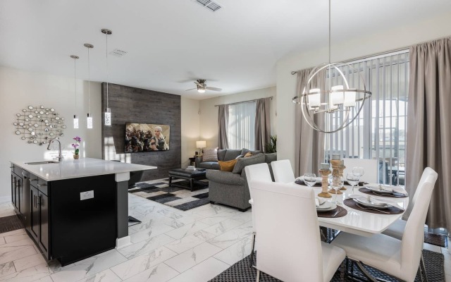 Luxury house in Storey Lake