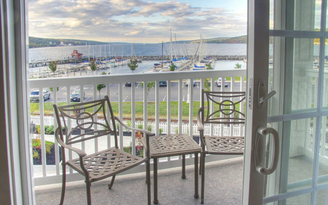 Watkins Glen Harbor Hotel