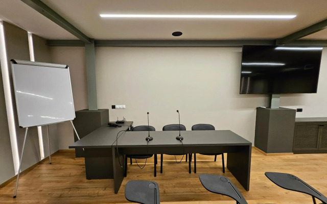 Petousis Hotel & Suites
