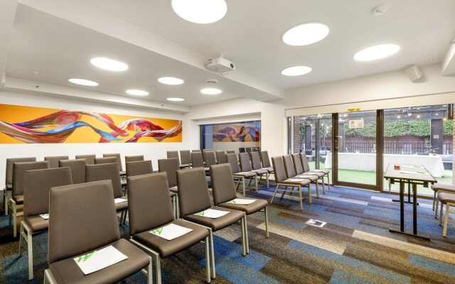 Hotel Indigo Melbourne on Flinders by IHG