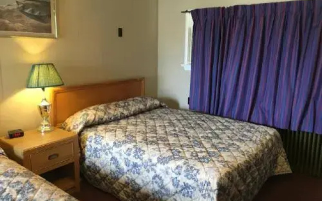 Shamrock Motel