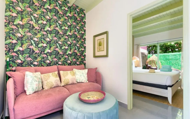 Flamingo Suite 1BR 1BA Apt w Pool Parking