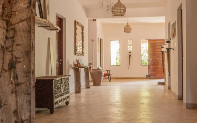 Raha Lodge