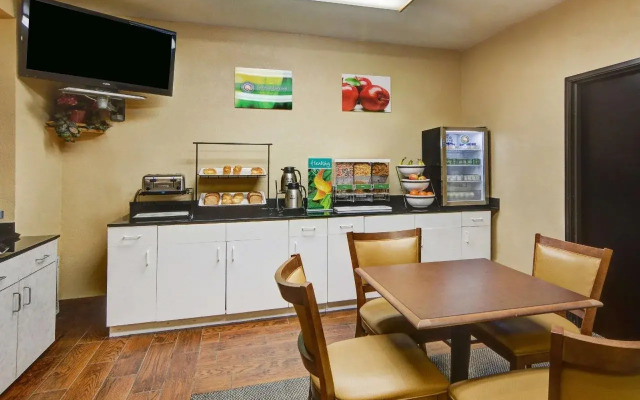 Quality Inn & Suites Terrell