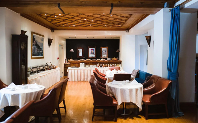 Trikolonion Country Hotel