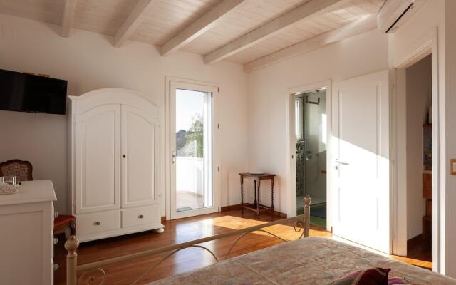 Sunny House Trilo with Pool