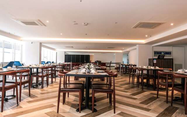 Days Hotel and Suites Fraser Business Park KL