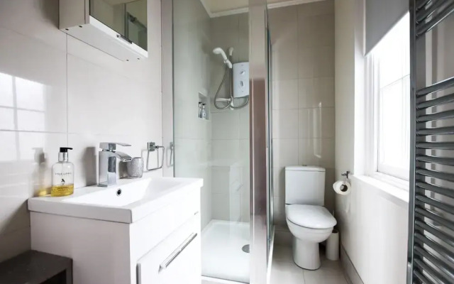 Elegant Georgian Apartment Near Clifton Village