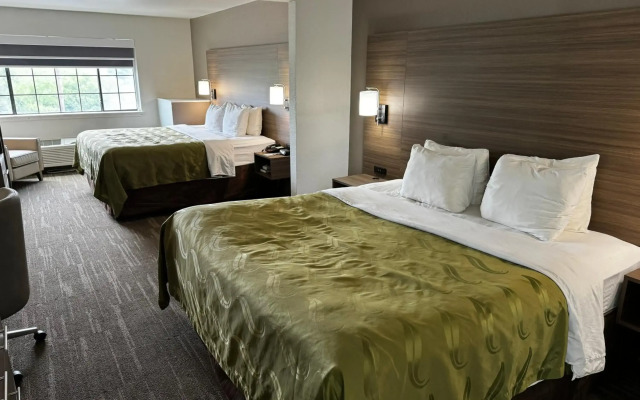 Quality Inn near SeaWorld - Lackland