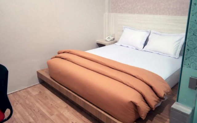 Hip Hope Hotel – Guest Rooms – Banda Aceh