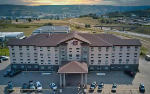 Best Western Plus Peace River Hotel & Suites