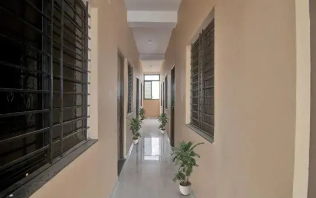 Flagship 90881 R K Guest House