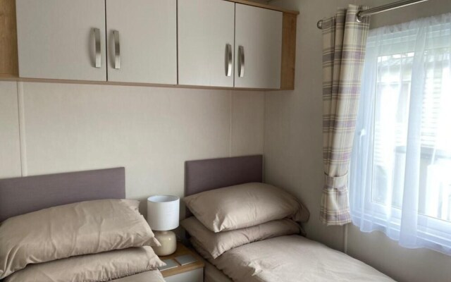 Cozy 2 Bedroom Lodge in Sandown, Isle of Wight