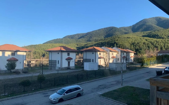 Studio 9, St John Park