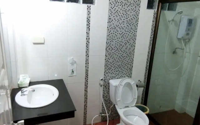 Naris Phuview Resort