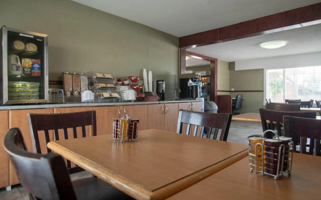Best Budget Inn and Suites