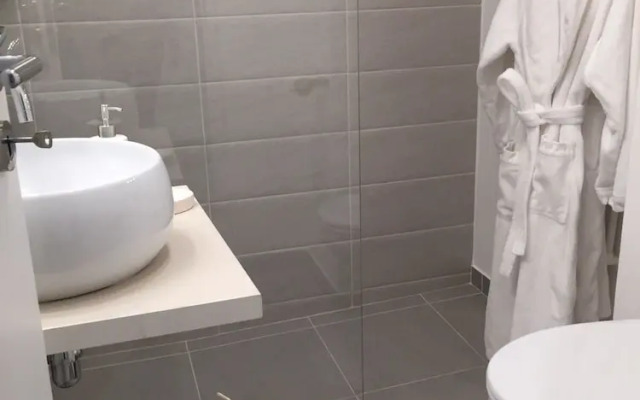 Metropole Apartments Romana Square