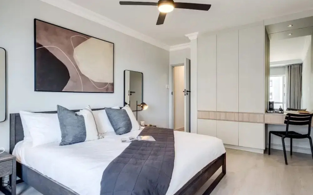 Cape Towns Charming Seaside Avaya Apartment