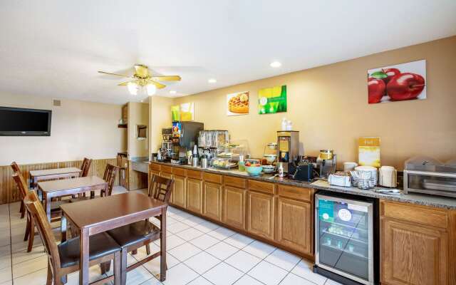 Quality Inn - Storm Lake