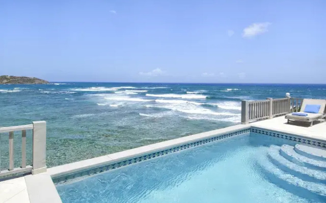 Beach House Younes by Island Properties Online