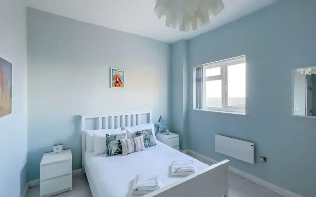 Seaview Apt Turner Contemporary Margate By Adliv