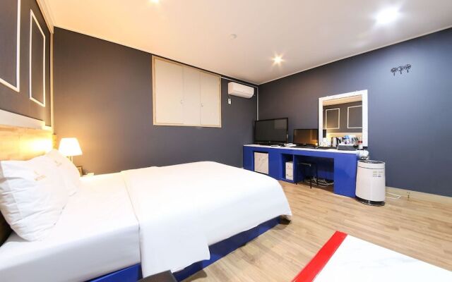 Gwangju Chungjangro Bobos