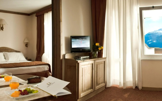 Hotel Alaska Cortina