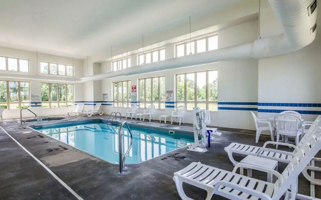 Quality Inn & Suites Rockport - Owensboro North (GOLD AWARD WINNER)