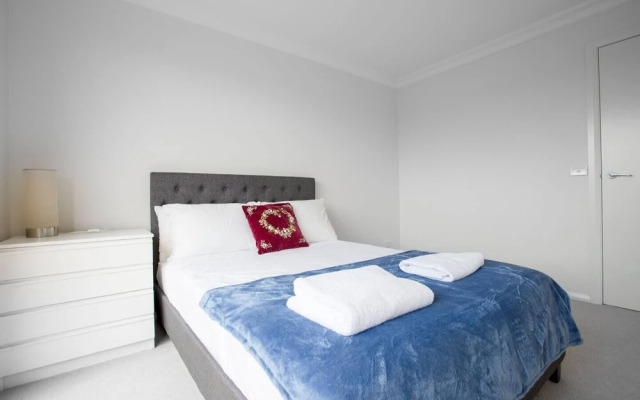 Captivating Large 4br@narre Warren