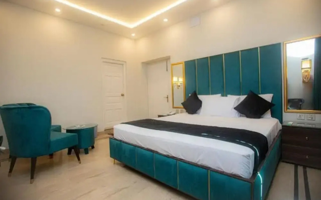 Hotel White Seasson managed by Zaheer Masih