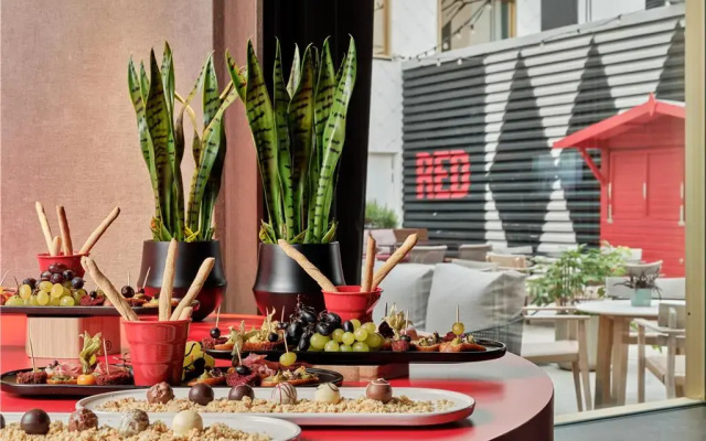 Radisson RED , Vienna