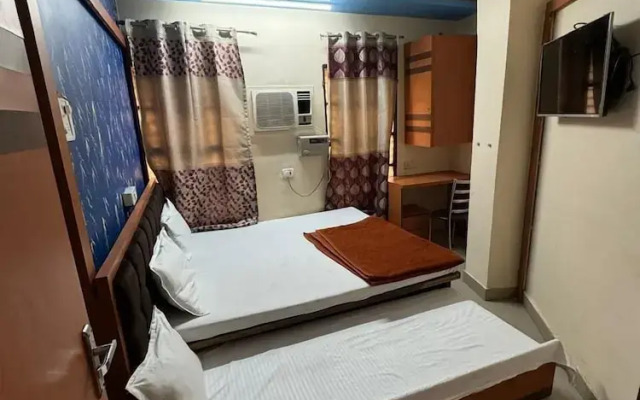 Hotel H M International